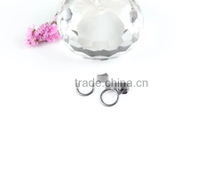 factory price custom design metal zipper puller for garment