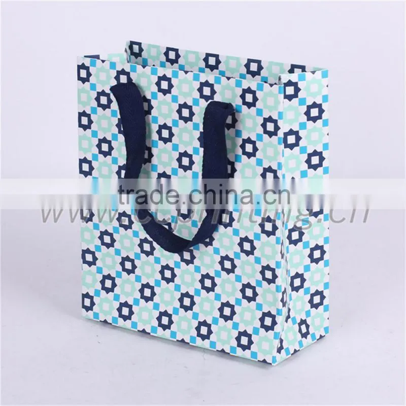 low cost polka dot paper gift bag Free sample supplier