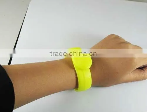 Waterproof Passive RFID Make Rubber Bracelets with Classic 1K Chip by China Factory