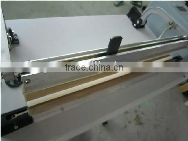 Plastic Film Bags Heat Sealing and Cutting Machine
