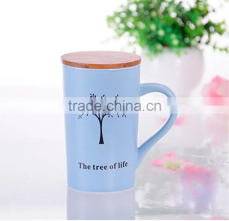 Hot sale stoneware mug with bamboo lid,beautiful tree design ceramic mug with bamboo lid and handle