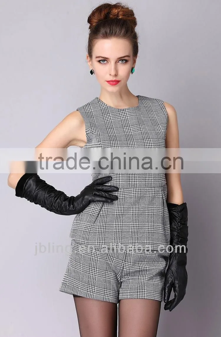 lady's slim sleeveless wear