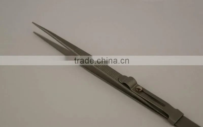 Gemstone and Diamond Tweezers with Lock and Groove