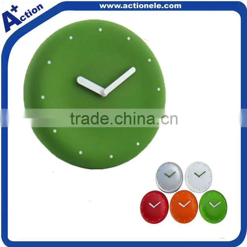 Round Shape Sweep Movement Wall Plastic Clock