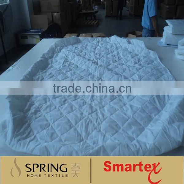 quilted polycotton mattress protector with elastic