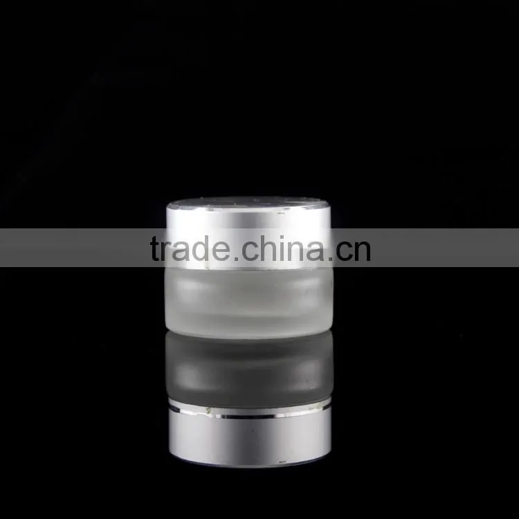 small cosmetic glass jar 30g jar with silver lid