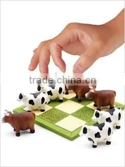 Polyresin Crafts in Wood Box Plush Chicken Toy