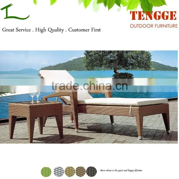YH-8178 Outdoor rattan chaise lounge chair wicker beach chair and table