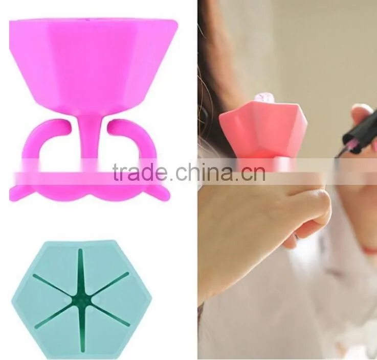 Silicone Wearable Nail Polish Bottle Holder Multifunction Varnish Display Stand Holder