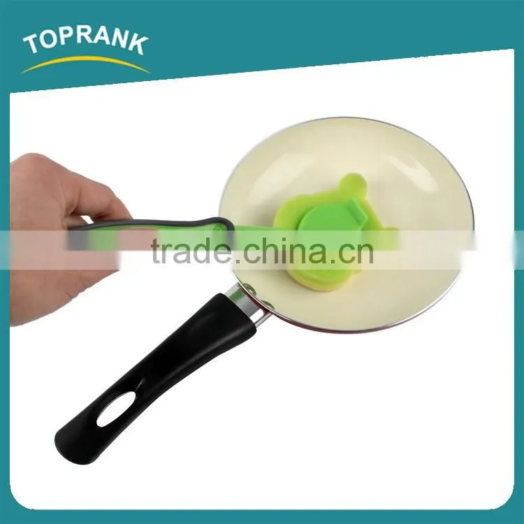 Toprank Top Selling Colorful Long Handle Cute Bear Shaped Kitchen Dish Washing Scouring Pad Soap Sponge Pad