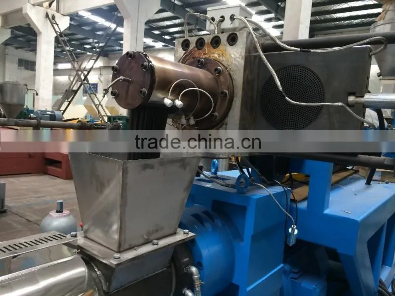 Plastic granules cutter machine