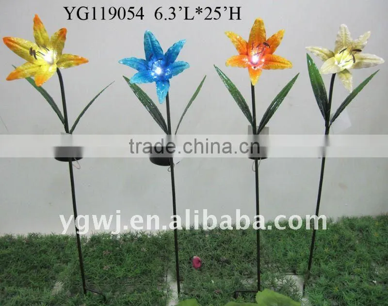 small metal flower for garden decoration