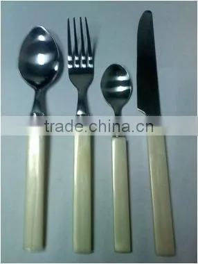 Flatware set