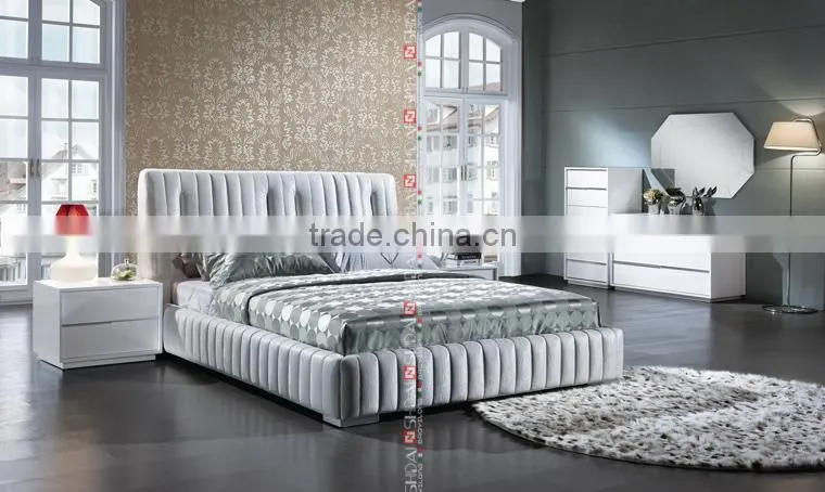 Contemporary White Leather Queen Size Bed & Adjustable Headboard B908
