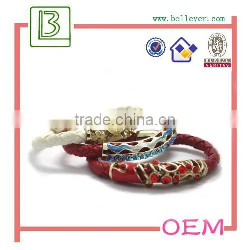 wire adjustable bracelet with metal charm