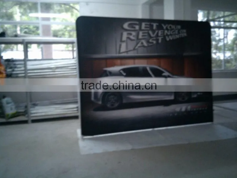 Aluminium/fabric wall display for trade show/advertising