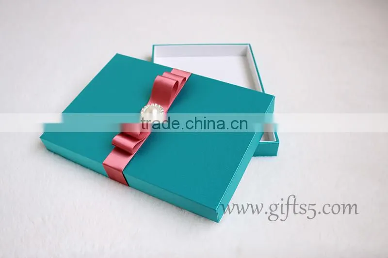 Handmade wedding invitations gift box with ribbon