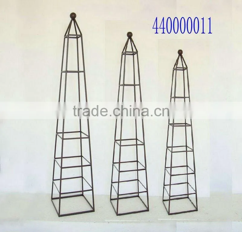Eiffel tower model of metal