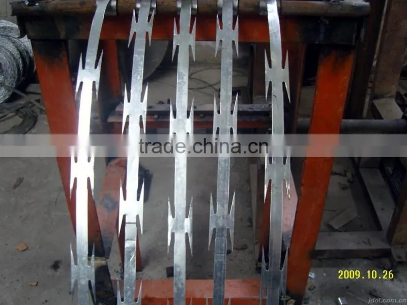 barbed wire razor wire mesh wall spike