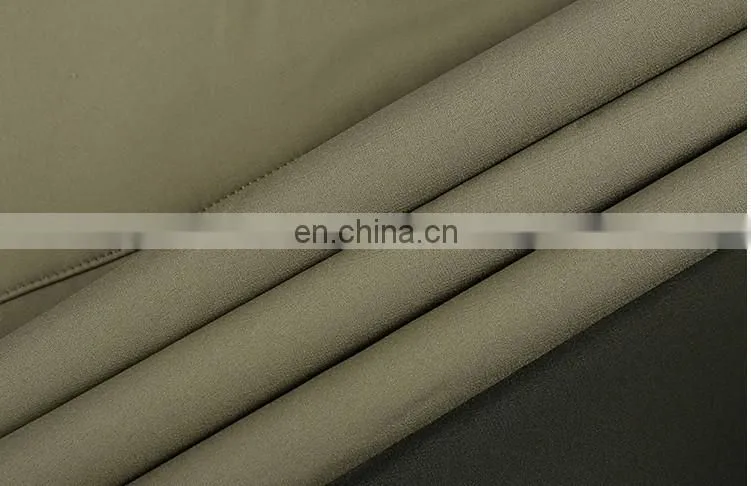 Wholesale outdoor mens hooded softshell jacket