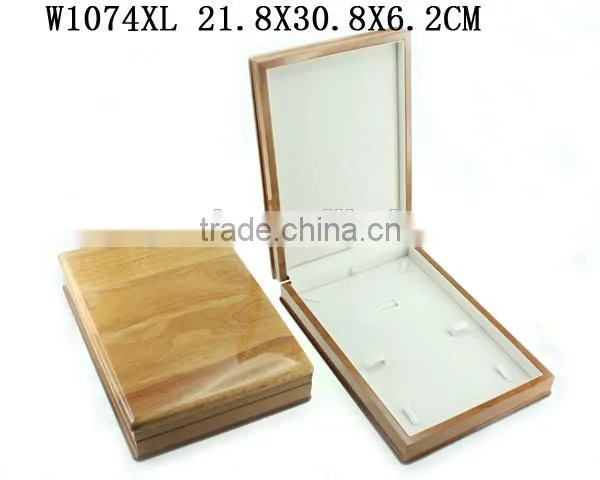 W1074RD Popular Varnish Wooden Jewelry Ring Box With Hinge