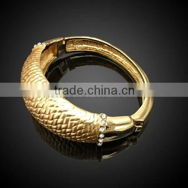Promotional gift high quality zinc alloy metal charm bracelet for girls