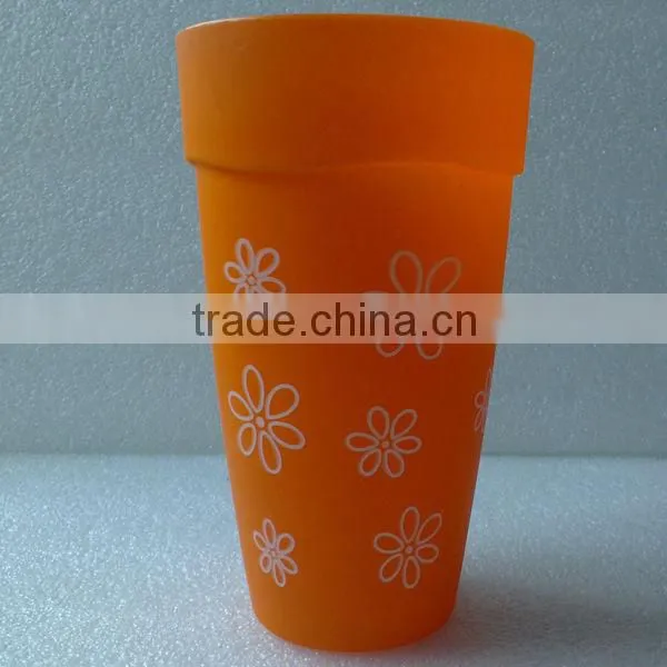 Innovative 450ml/16oz plastic drinking cup with wave shaped edge