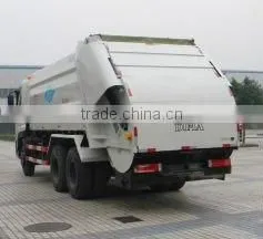 Sweep blade compression garbage truck