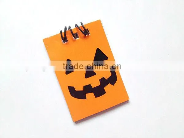 Mini note pad w/halloween design