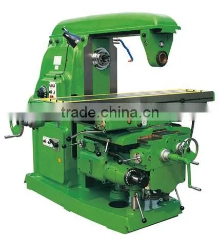 Universal milling machine with CNC