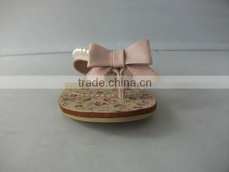 China cheap Lady Summer Slipper with diamond toe
