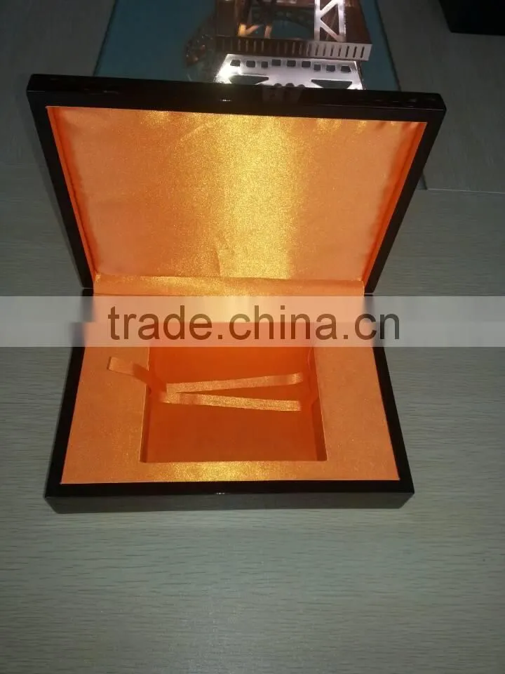 wooden coin box with transparent lid