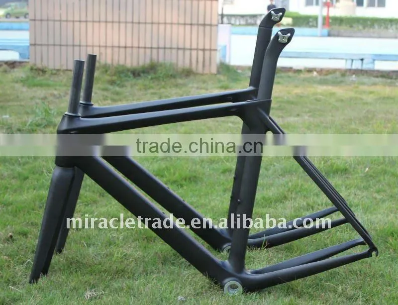 Decaled Aero Carbon frame road bicycle in 2013