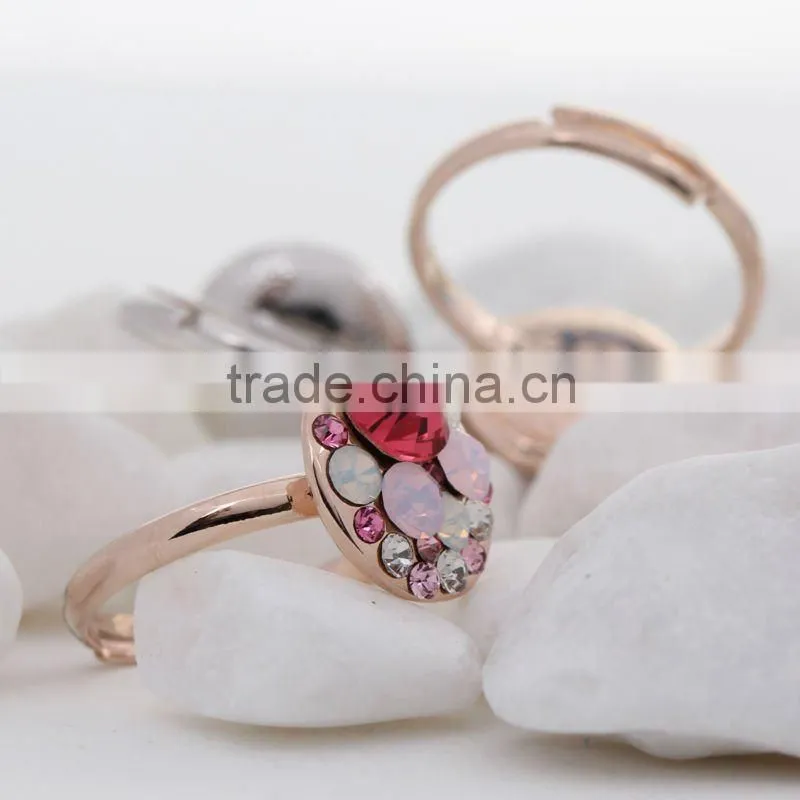 New Design shinning Crystal Finger Ring For Ladies 40055
