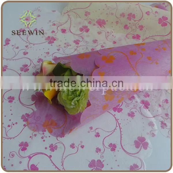 Nonwoven flower sleeve