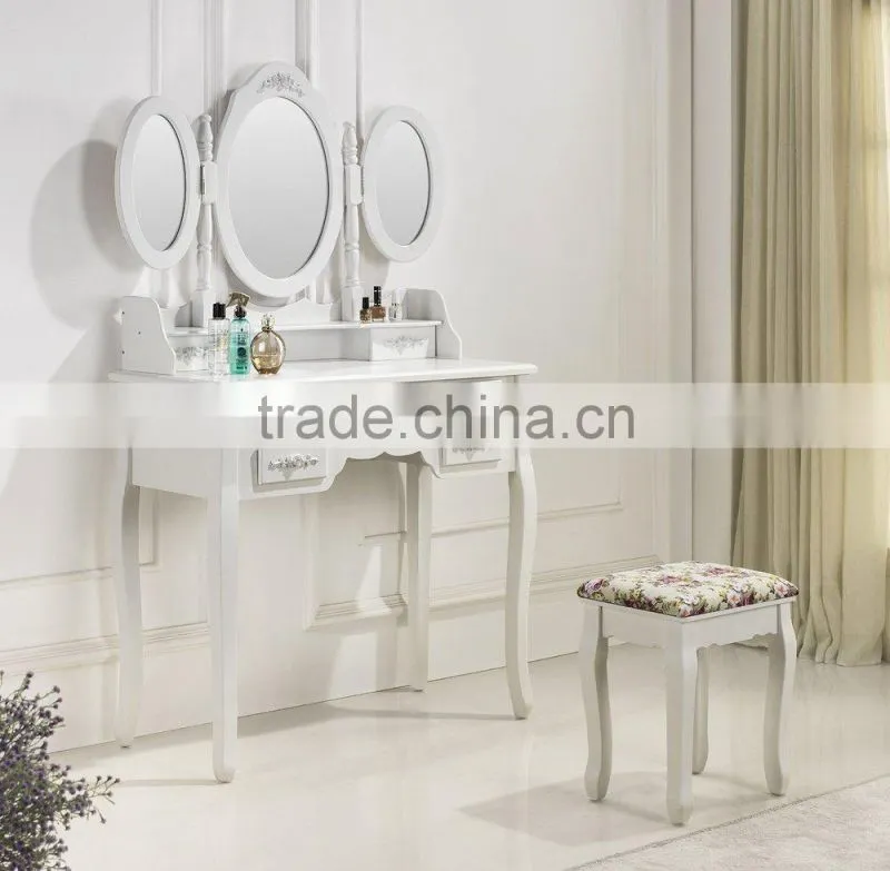 Bedroom Dressing Table with 3 movable mirrors /Schminktisch mit Hocker