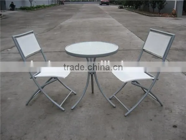 3 Pieces coffee table and folding chair