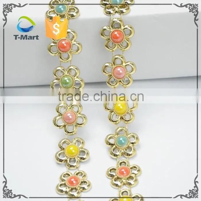 Glue on and mulyi colors plastic trimming with wholesale price for lady shoes