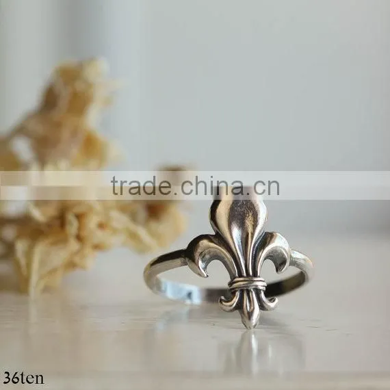 Antiques silver Fleur de Lis sterling silver Ring