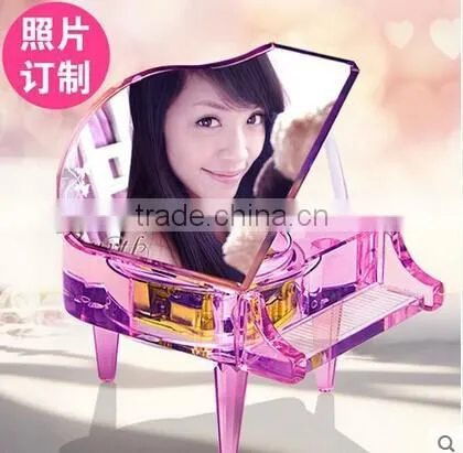 Cheap Crystal Ball Music Box For Wedding Souvenirs