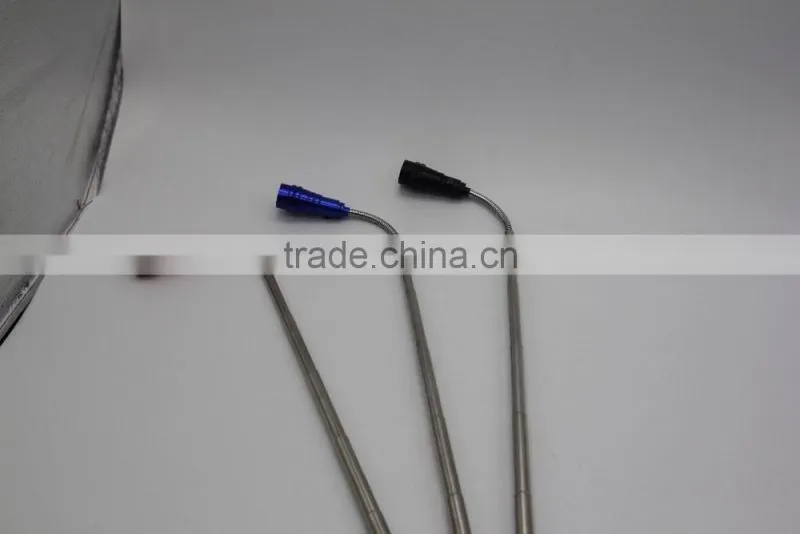 3Led Telescopic torch with magnetic,with 4*LR44 Batteries