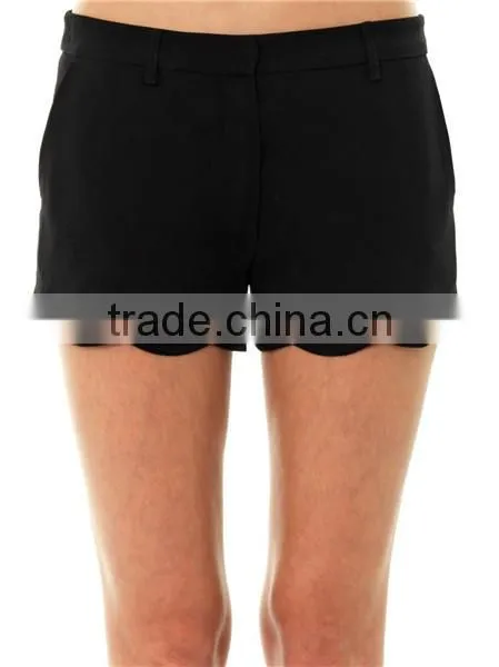 Wholesale Black Scalloped Hem Crepe For Ladies Shorts