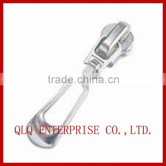 Auto lock zipper and slider