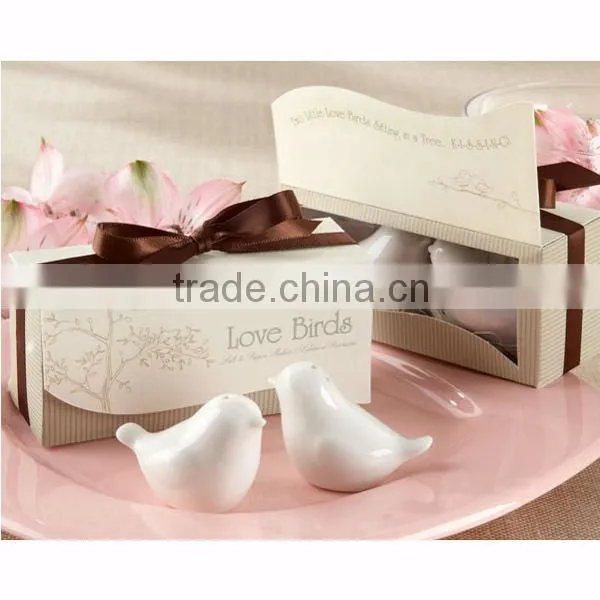 Love birds Wedding Favors Salt and Pepper Shaker