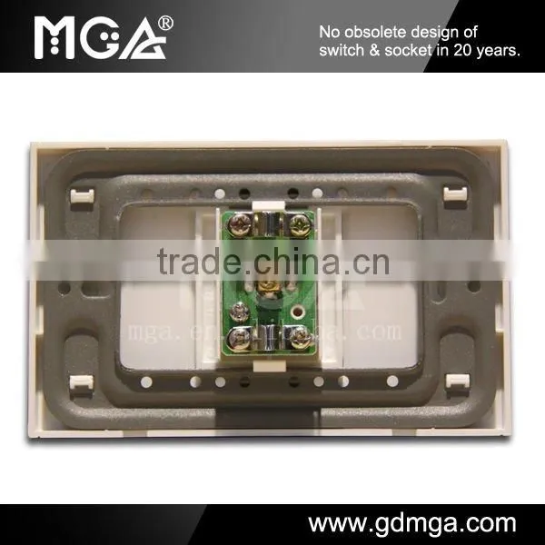 MGA MG7 series modular Italy socket