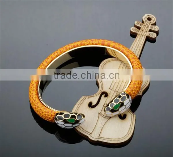 2016 New arrival stainless steel gold plated bracelet jewelry women vintage leather bangle