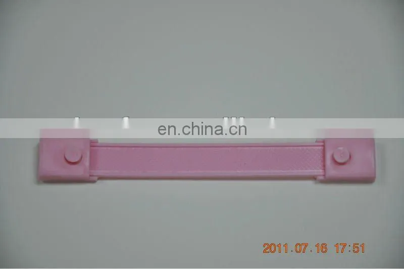New design China plastic handles for cartons boxes