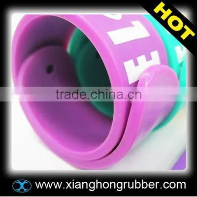 latest promotional silicone slap bracelet