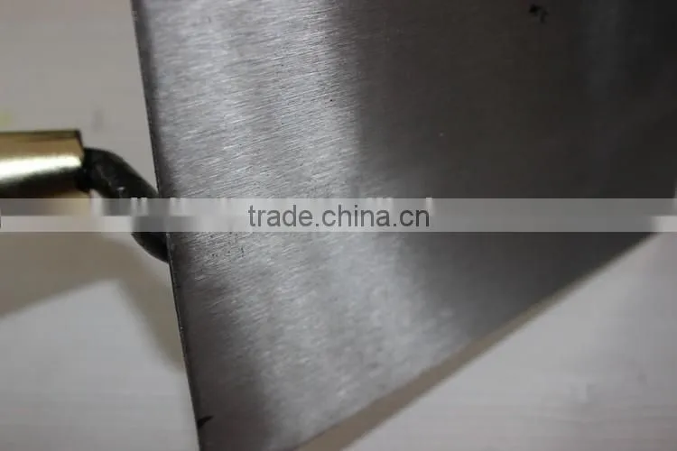 Bricklaying trowel with carbon steel blade