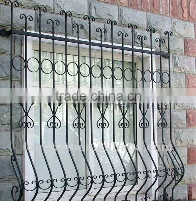 2013 Top-selling modern iron window fence